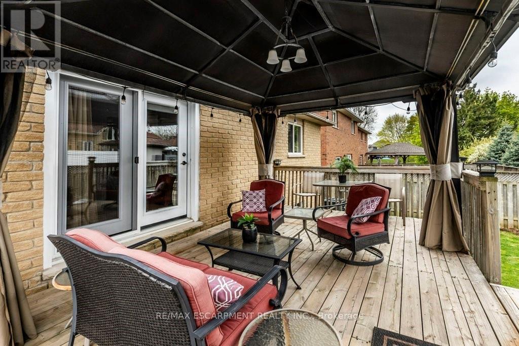 62 Spadara Drive, Hamilton, ON - Outdoor With Deck Patio Veranda With Exterior