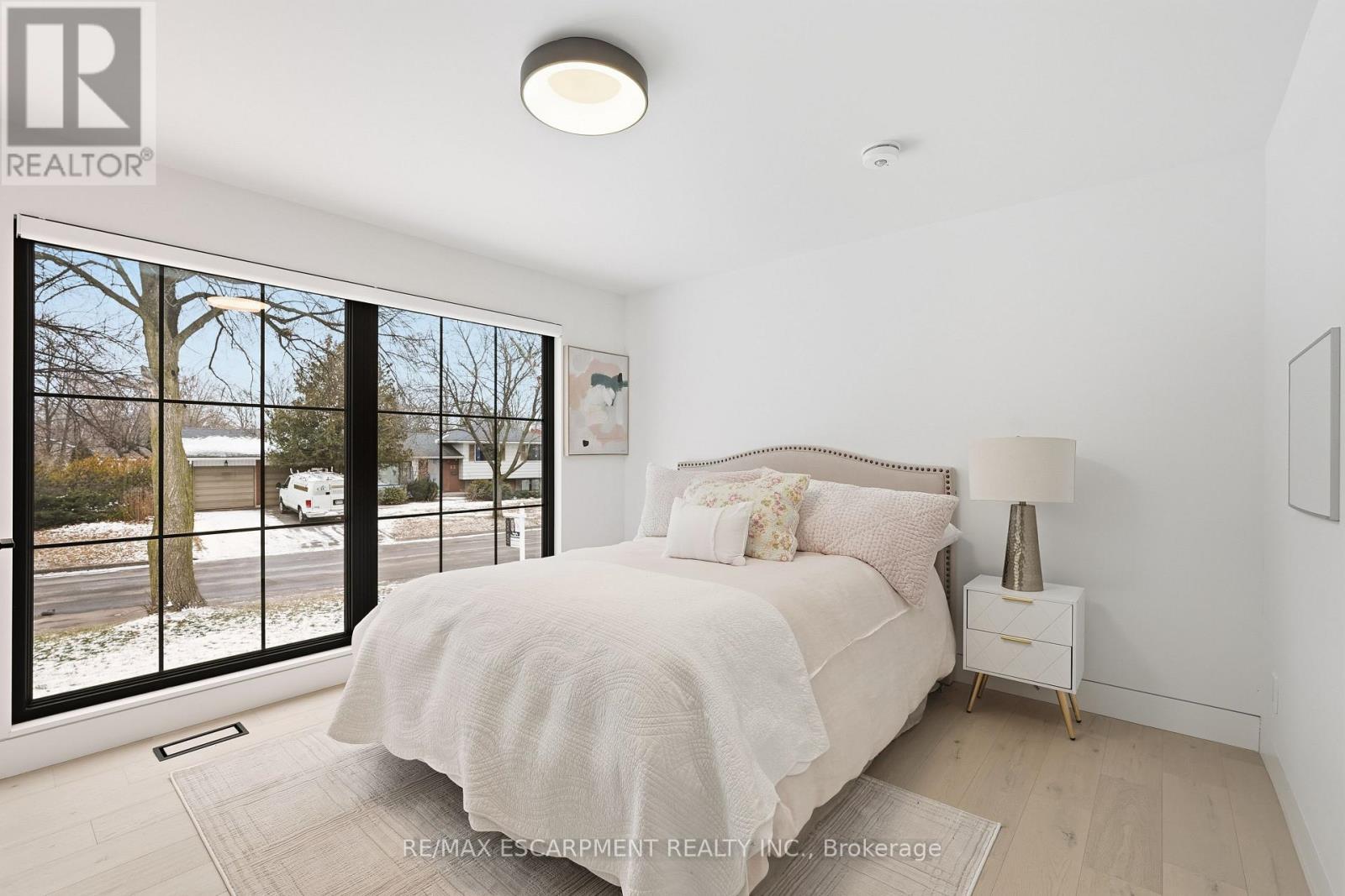 5135 Mulberry Drive, Burlington, ON - Indoor Photo Showing Bedroom