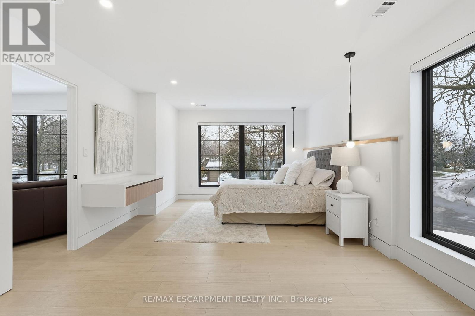 5135 Mulberry Drive, Burlington, ON - Indoor Photo Showing Bedroom