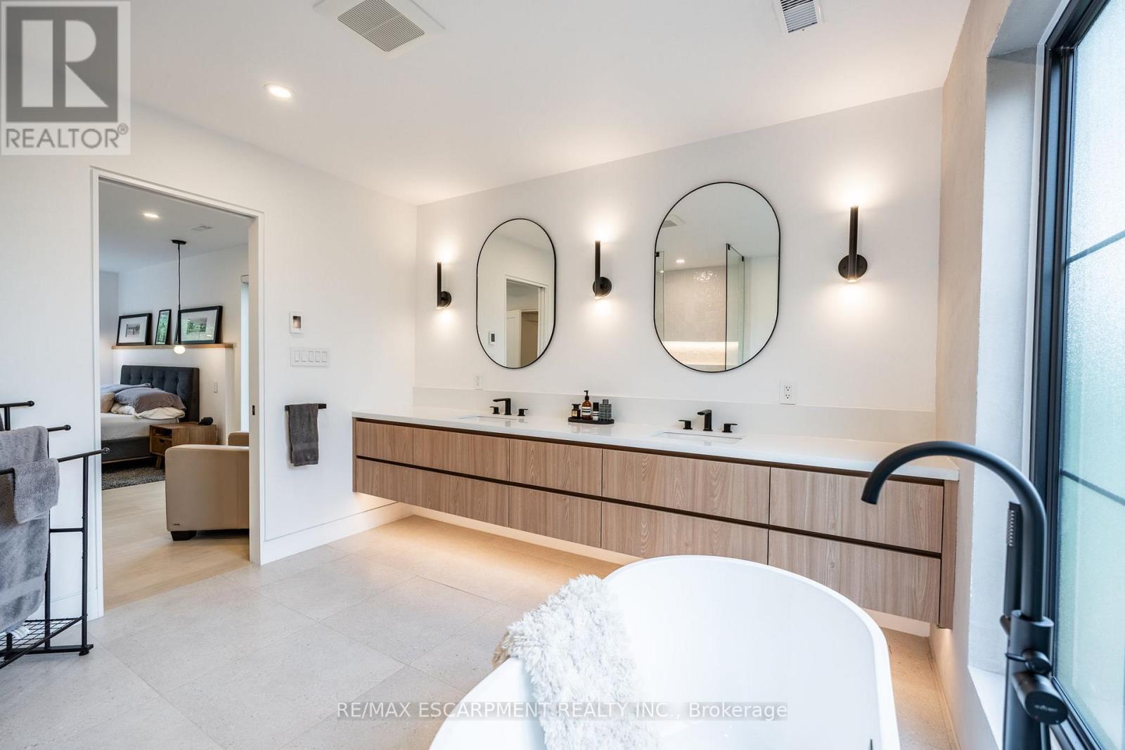 5135 Mulberry Drive, Burlington, ON - Indoor Photo Showing Bathroom