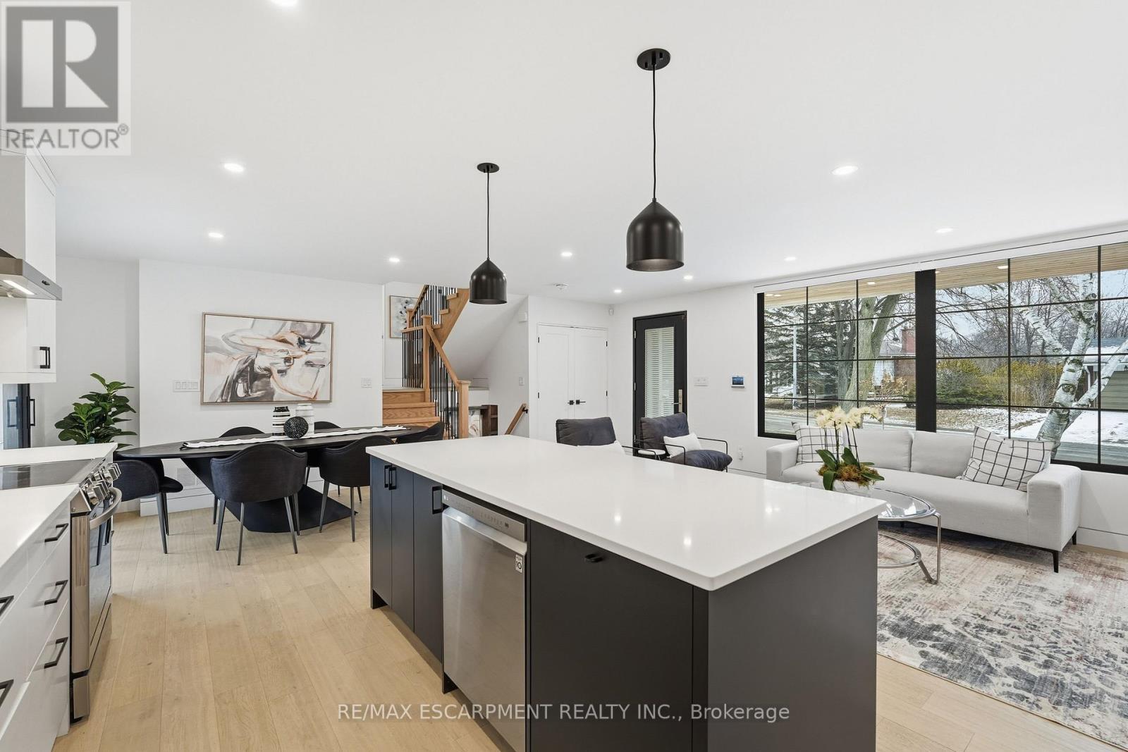 5135 Mulberry Drive, Burlington, ON - Indoor