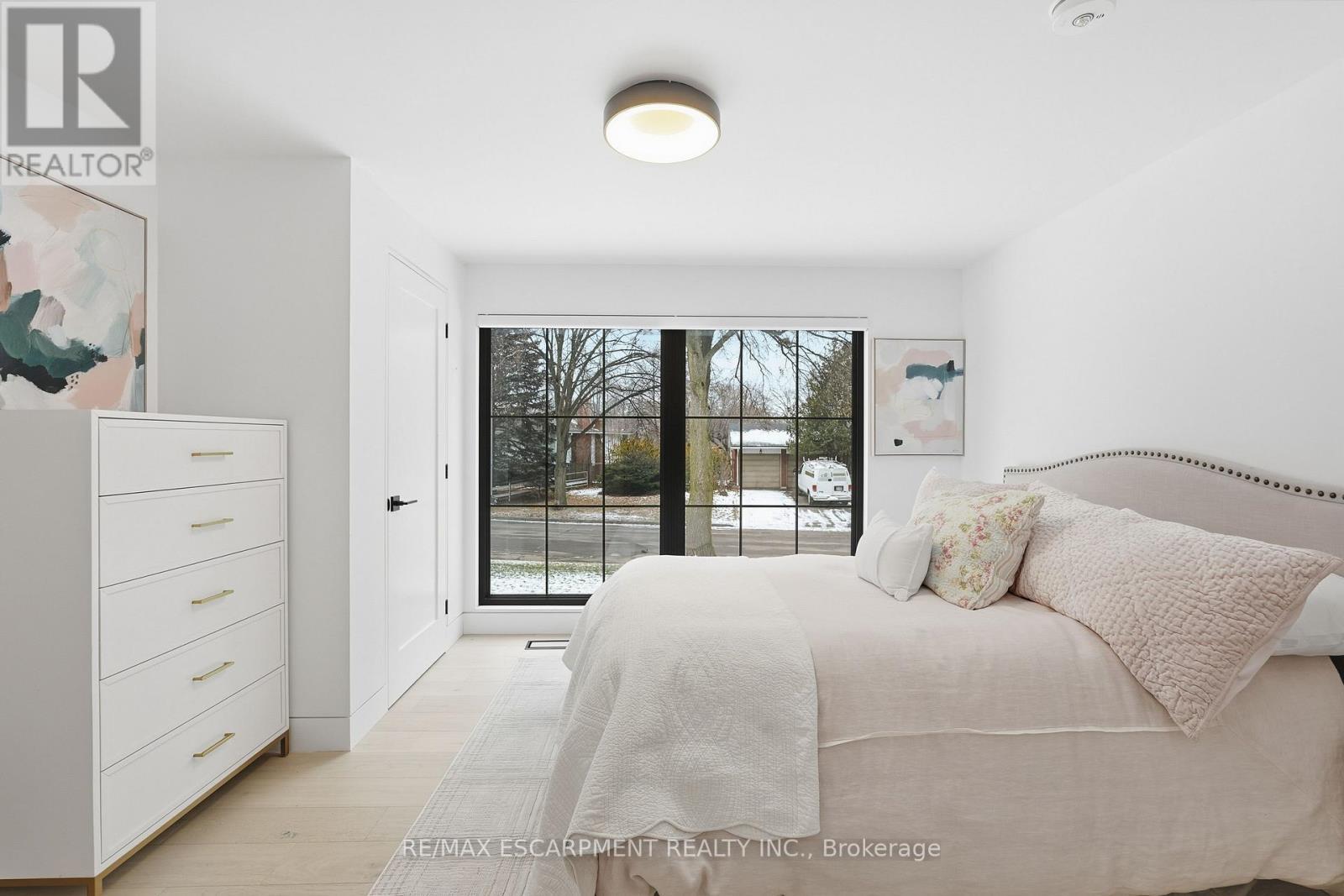 5135 Mulberry Drive, Burlington, ON - Indoor Photo Showing Bedroom