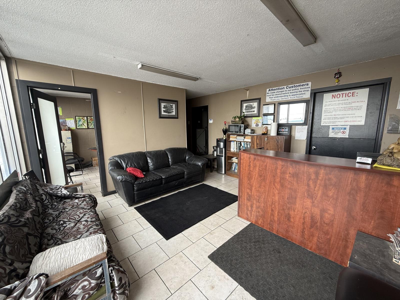 16649 114 Ave Nw, Edmonton, AB