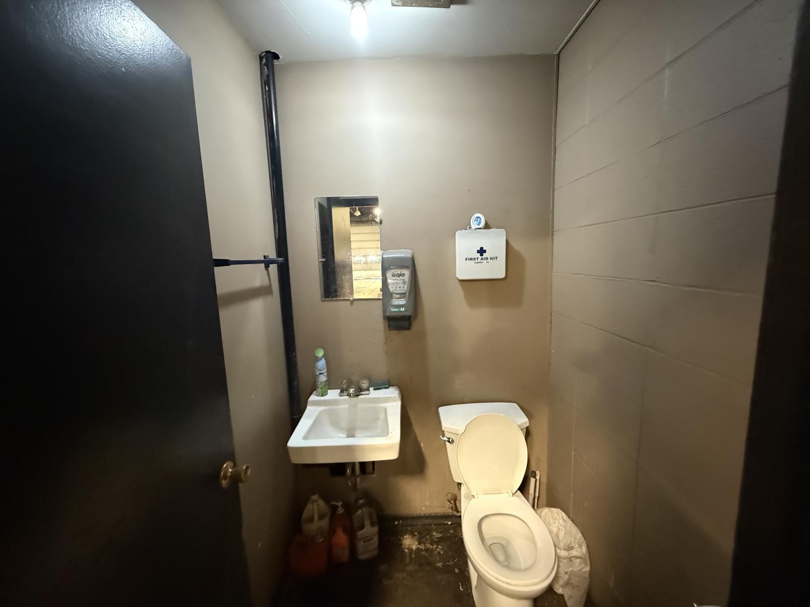 16649 114 Ave Nw, Edmonton, AB