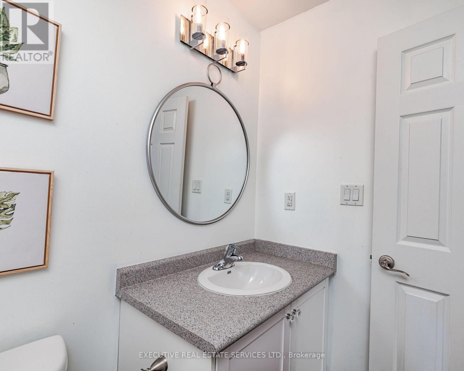 2 Nectarlane Avenue, Caledon, ON - Indoor Photo Showing Bathroom