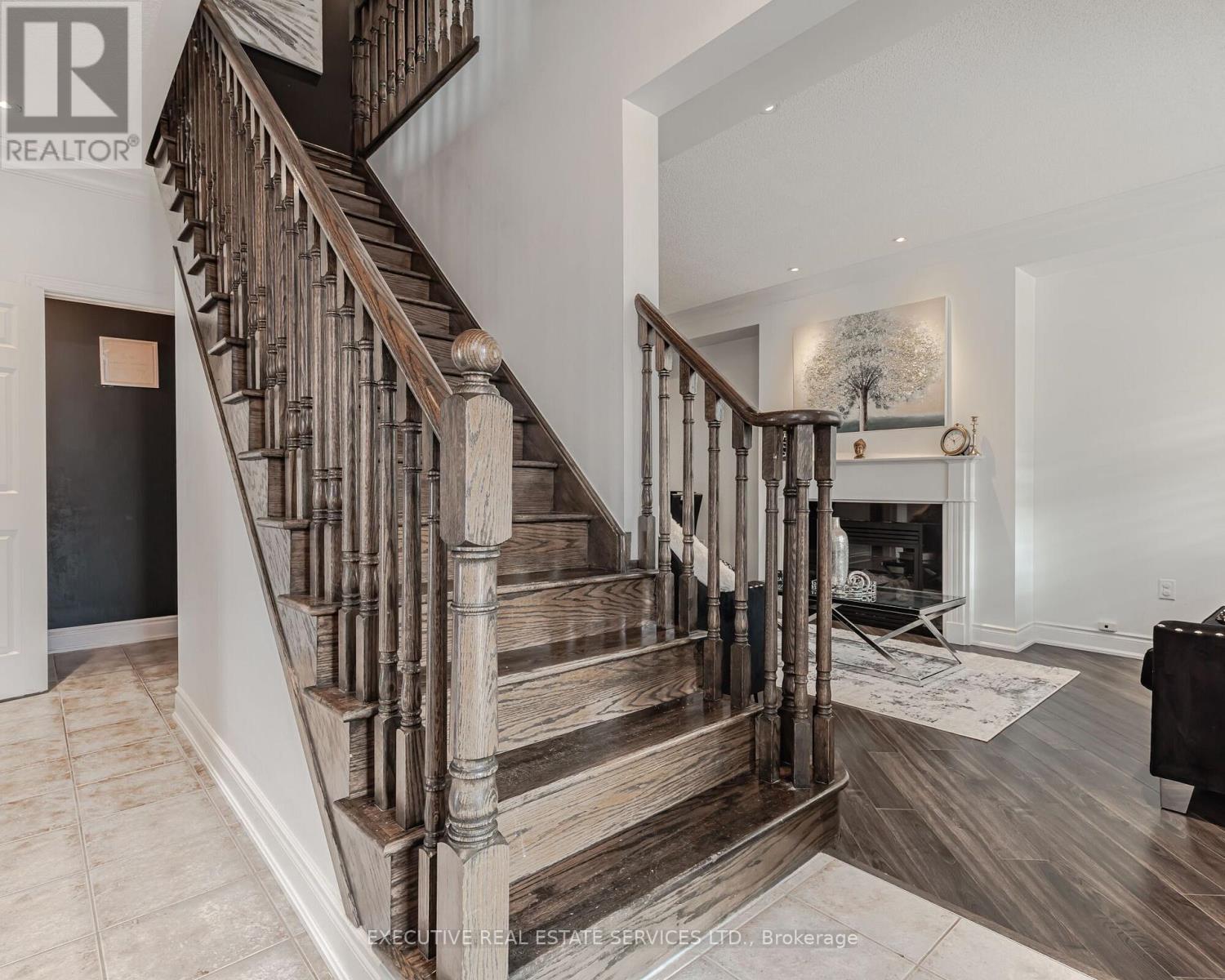 2 Nectarlane Avenue, Caledon, ON - Indoor Photo Showing Other Room