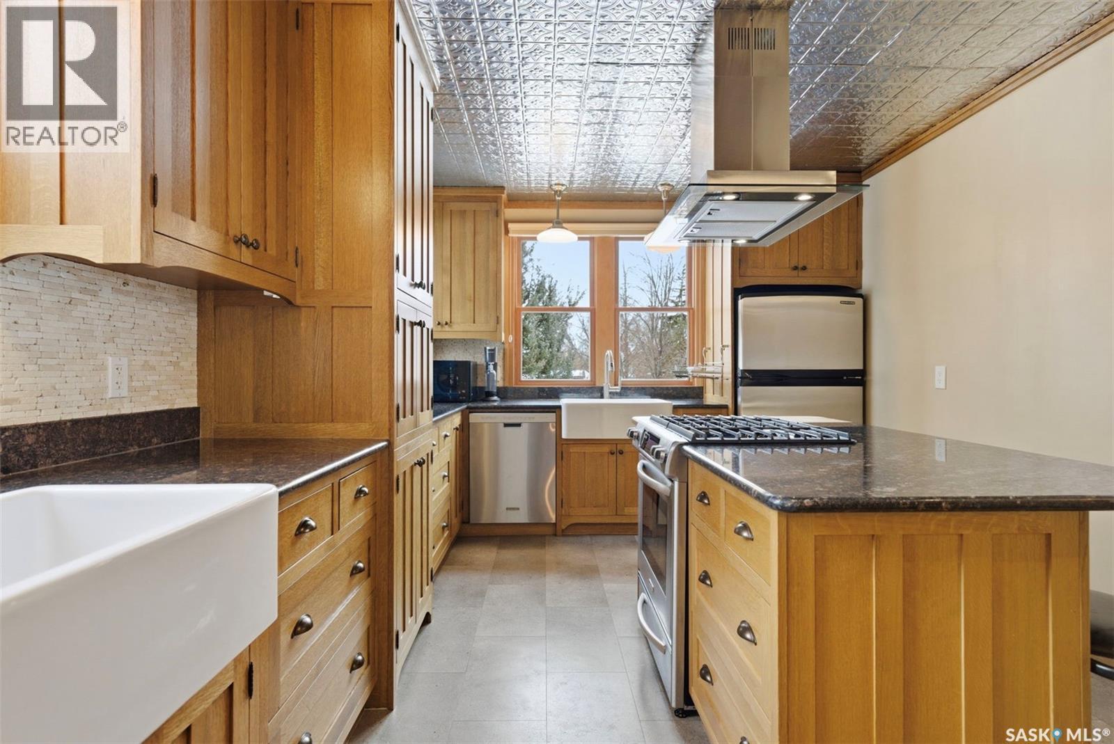 615 Walmer Road, Saskatoon, SK - Indoor Photo Showing Kitchen