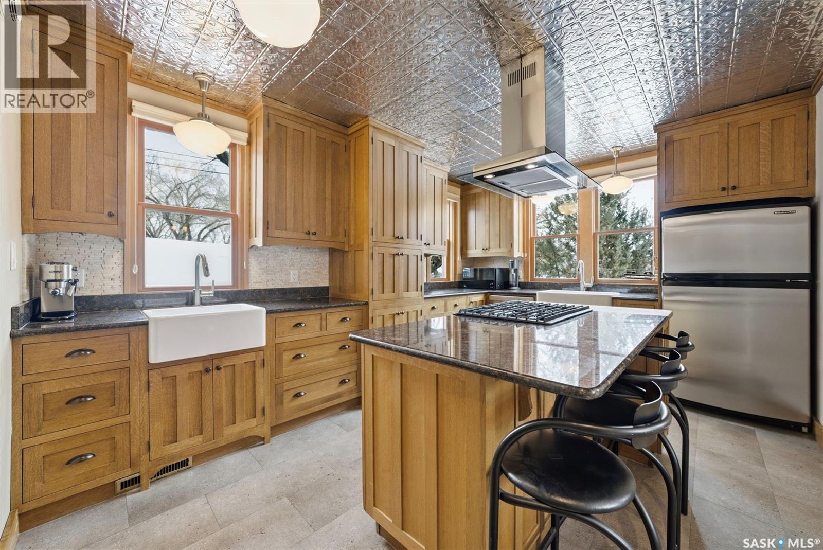 615 Walmer Road, Saskatoon, SK - Indoor Photo Showing Kitchen