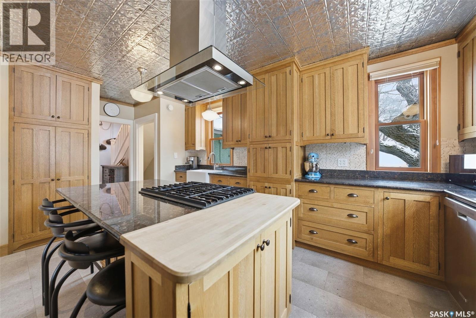 615 Walmer Road, Saskatoon, SK - Indoor Photo Showing Kitchen