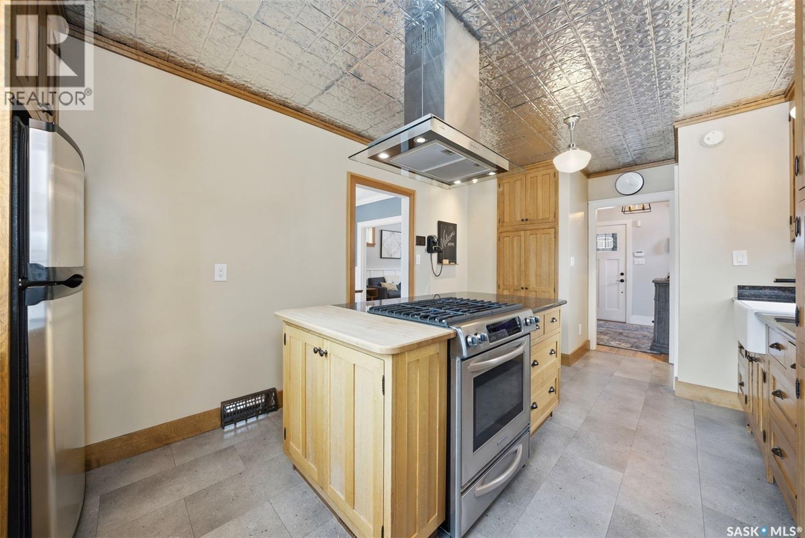 615 Walmer Road, Saskatoon, SK - Indoor Photo Showing Kitchen