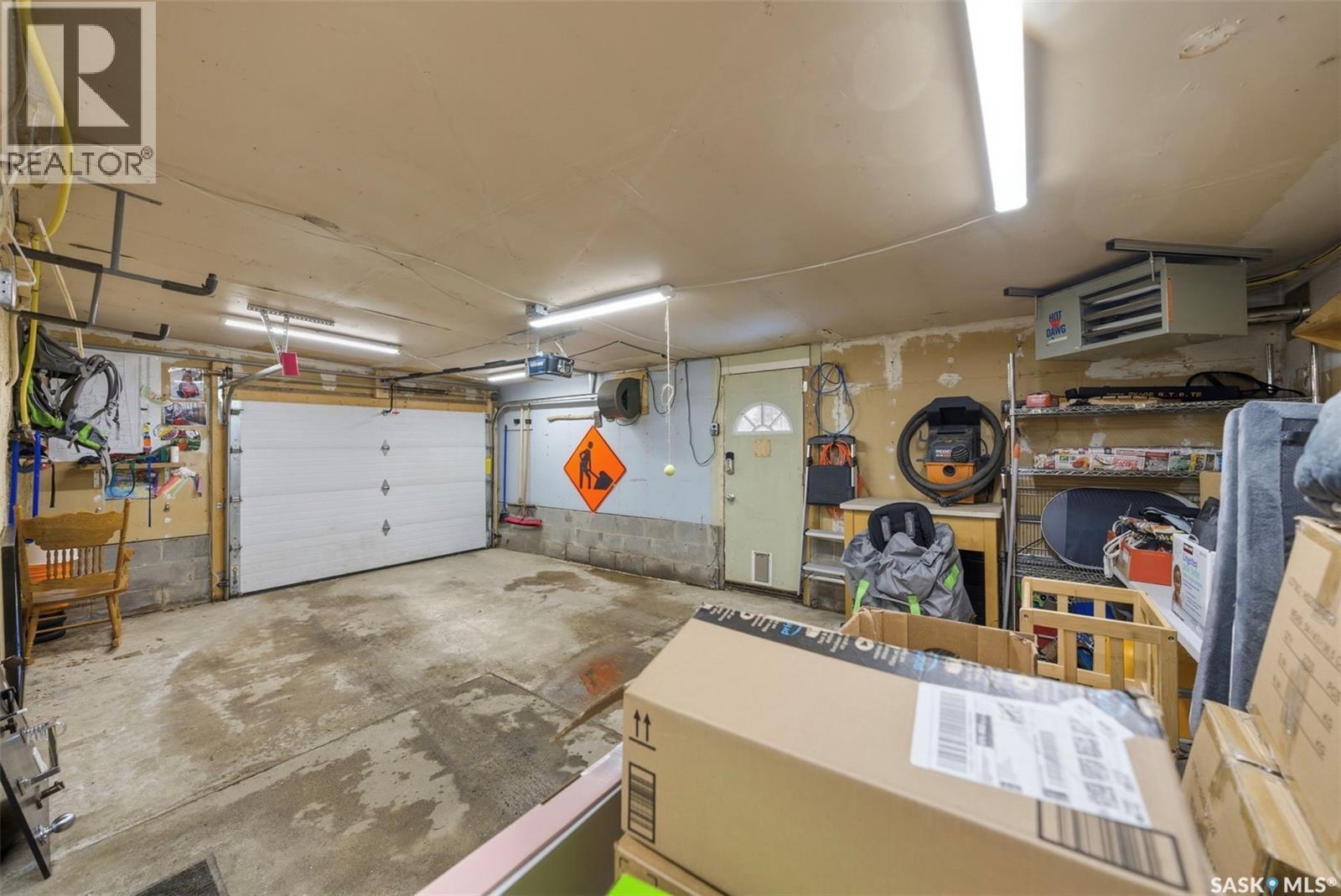 615 Walmer Road, Saskatoon, SK - Indoor Photo Showing Garage