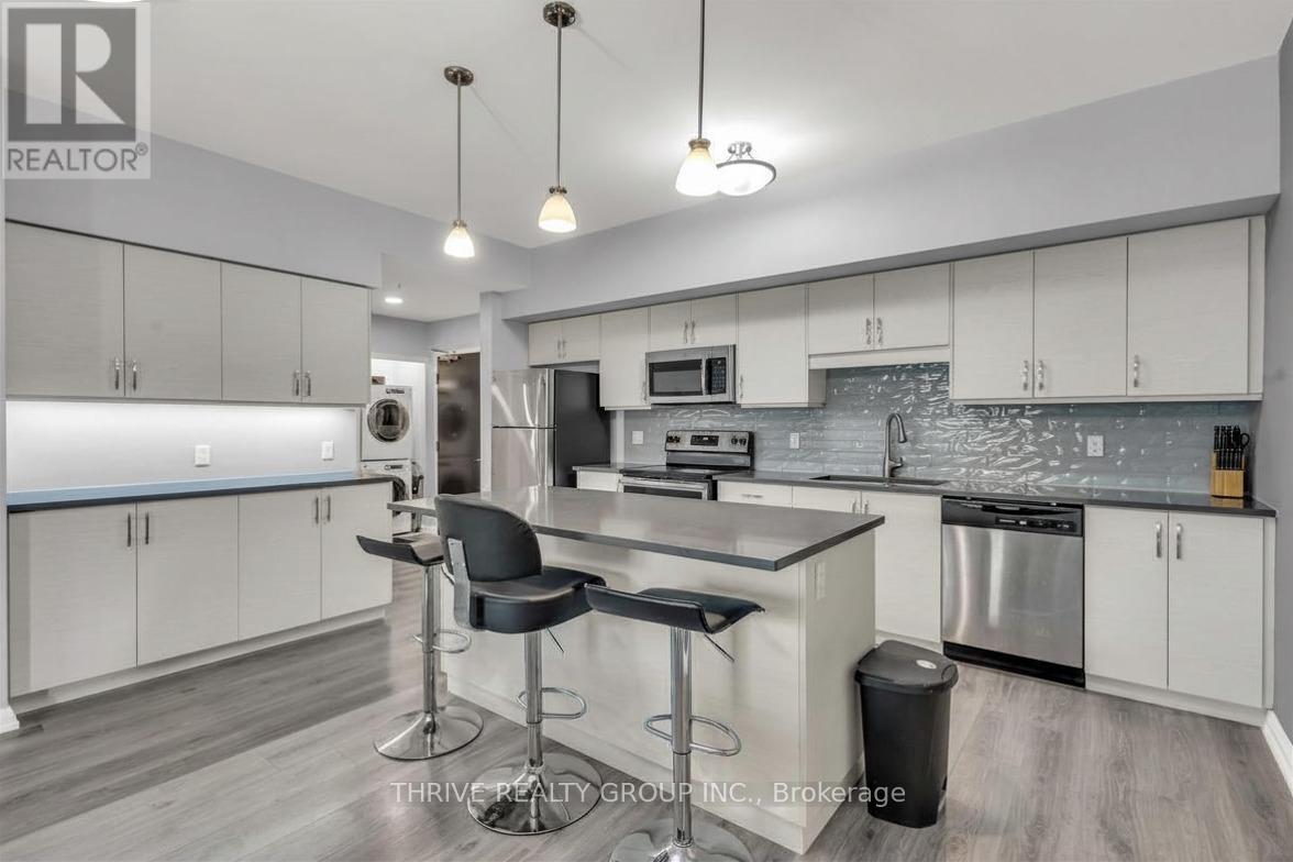 206 - 778 Laurelwood Drive, Waterloo, ON - Indoor Photo Showing Kitchen With Upgraded Kitchen