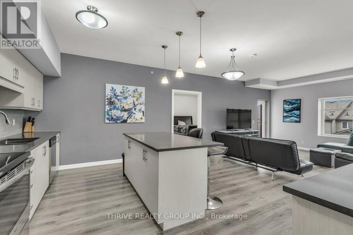 206 - 778 Laurelwood Drive, Waterloo, ON - Indoor Photo Showing Kitchen With Upgraded Kitchen