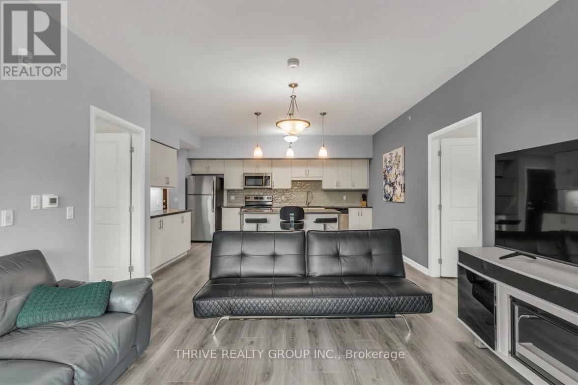 206 - 778 Laurelwood Drive, Waterloo, ON - Indoor Photo Showing Living Room