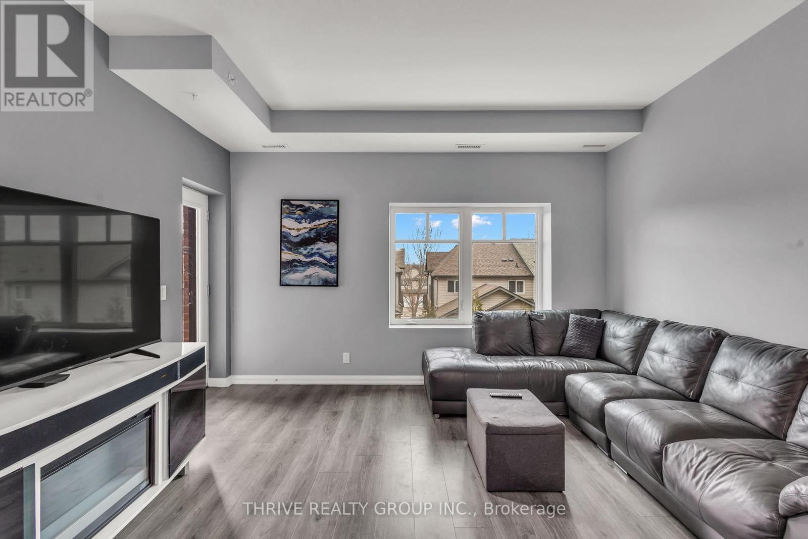 206 - 778 Laurelwood Drive, Waterloo, ON - Indoor Photo Showing Living Room