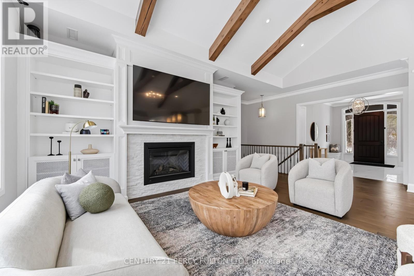 3905 Sideline 14, Pickering, ON - Indoor Photo Showing Living Room With Fireplace