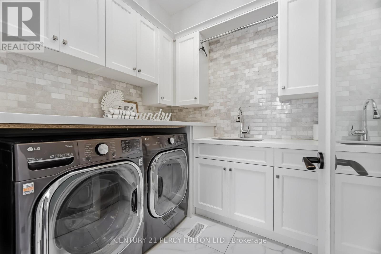 3905 Sideline 14, Pickering, ON - Indoor Photo Showing Laundry Room