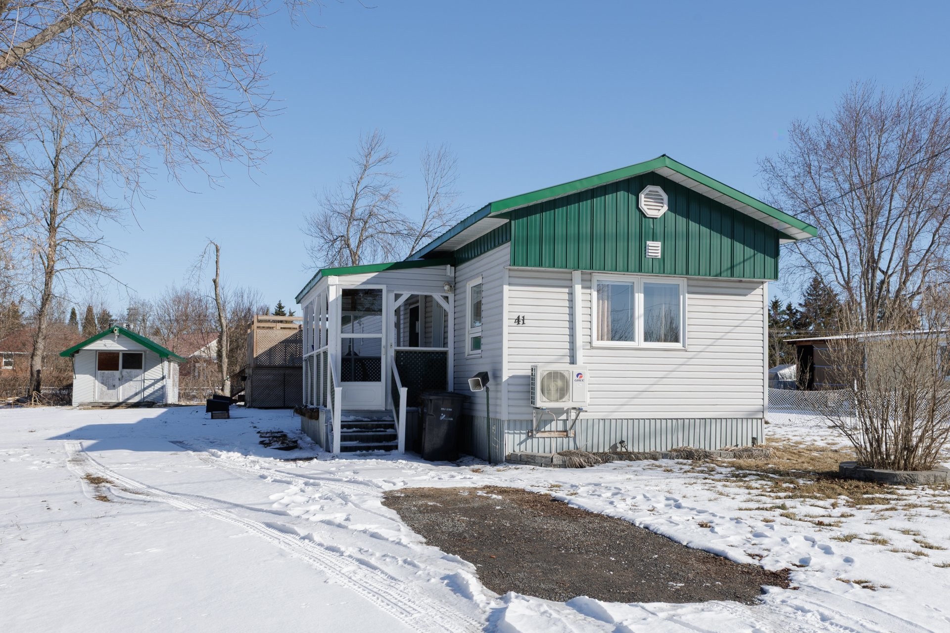 Front of Structure - 41 Rue André, Saint-Clet, QC - Outdoor