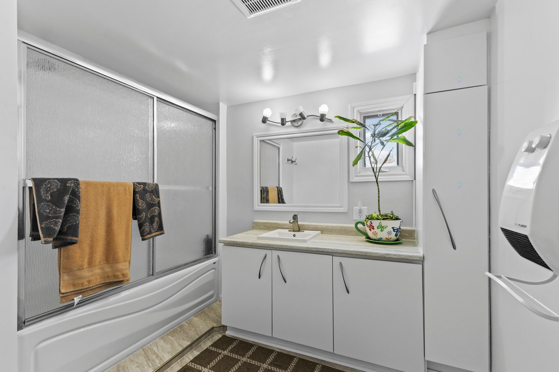 Bathroom - 41 Rue André, Saint-Clet, QC - Indoor Photo Showing Bathroom