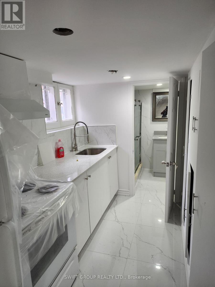 141 Kitchener Road, Toronto, ON - Indoor Photo Showing Other Room