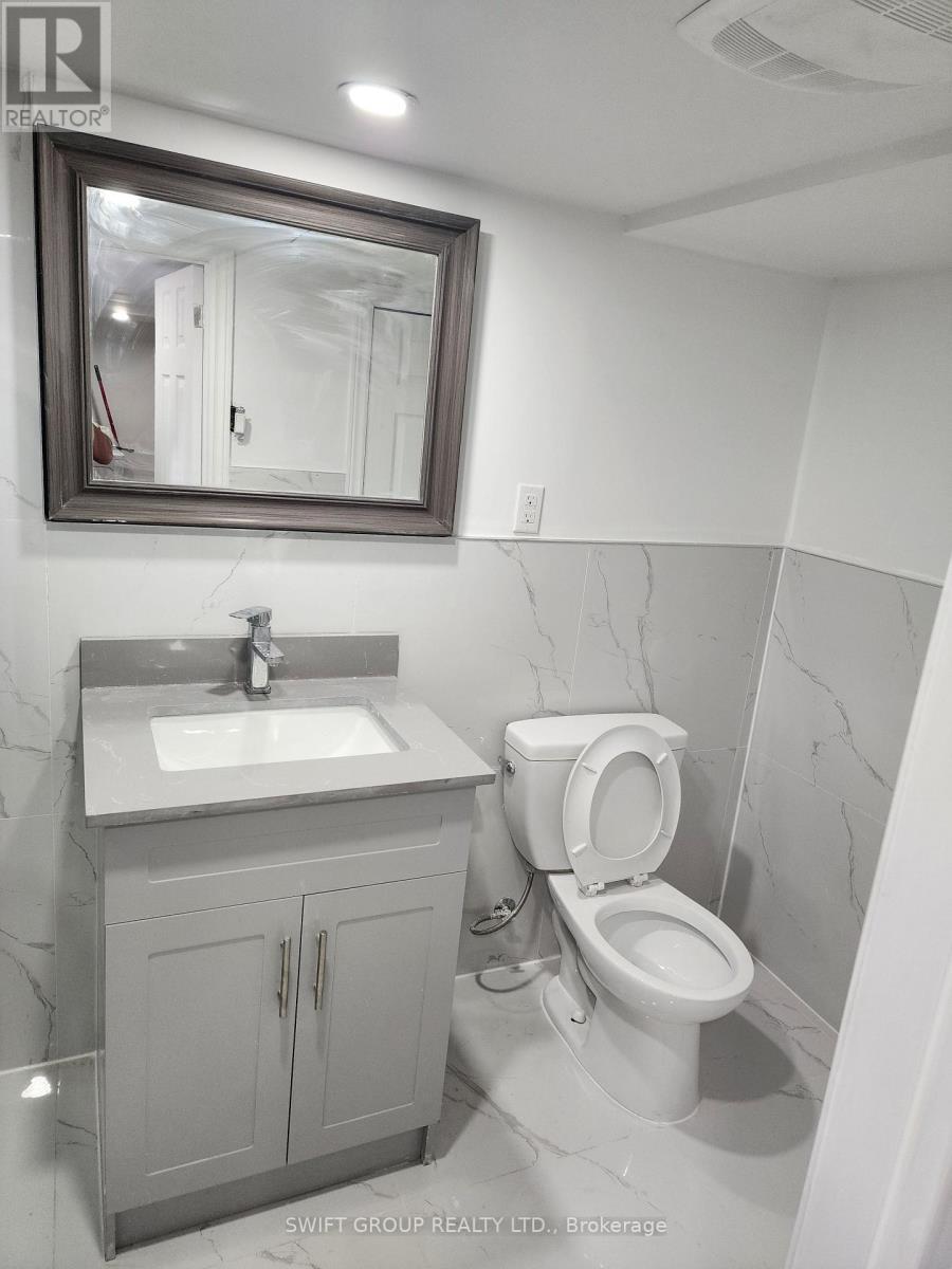 141 Kitchener Road, Toronto, ON - Indoor Photo Showing Bathroom