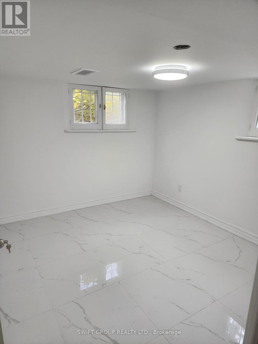 141 Kitchener Road, Toronto, ON - Indoor