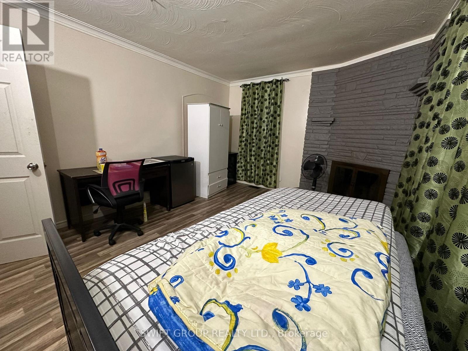 141 Kitchener Road, Toronto, ON - Indoor Photo Showing Bedroom