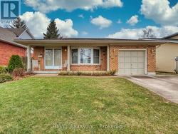 31 COLE FARM BOULEVARD St. Catharines (Port Dalhousie), ON L2N 7E2