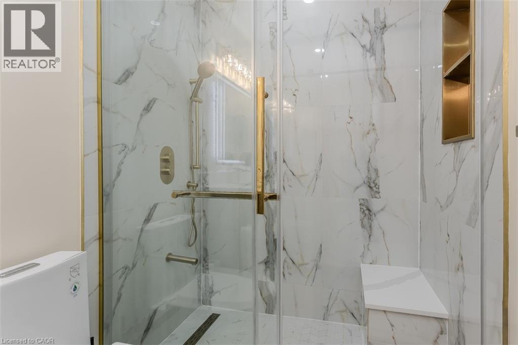 621 Francis Road, Burlington, ON - Indoor Photo Showing Bathroom
