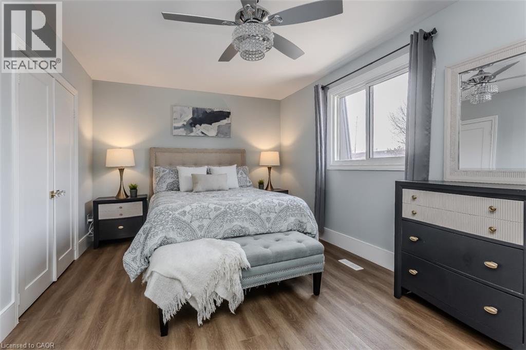 621 Francis Road, Burlington, ON - Indoor Photo Showing Bedroom