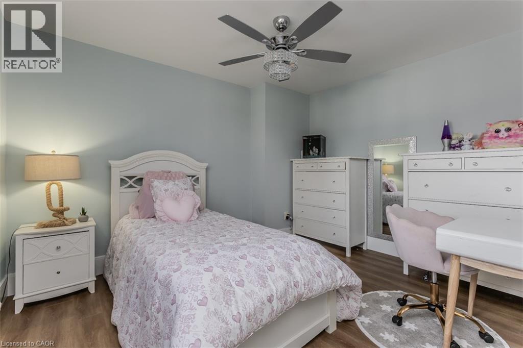 621 Francis Road, Burlington, ON - Indoor Photo Showing Bedroom