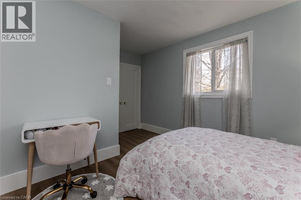 621 Francis Road, Burlington, ON - Indoor Photo Showing Bedroom