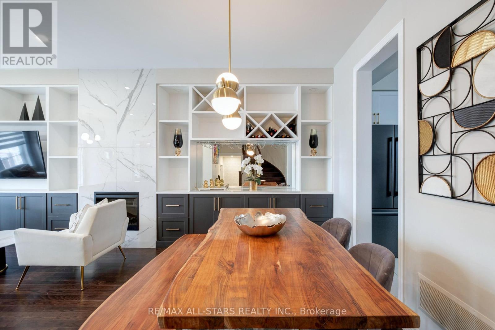 212 East'S Corners Boulevard, Vaughan, ON - Indoor Photo Showing Dining Room