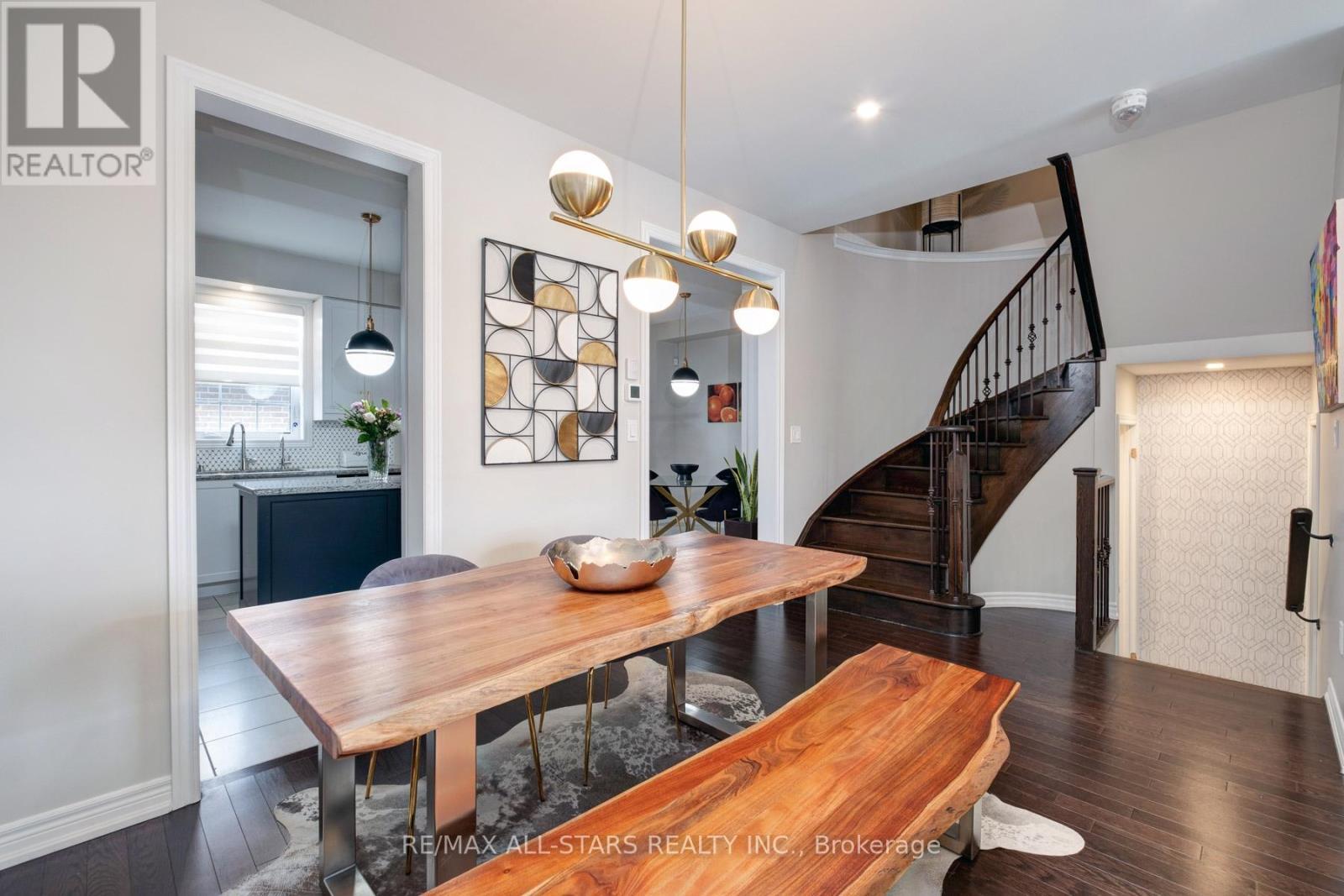 212 East'S Corners Boulevard, Vaughan, ON - Indoor Photo Showing Dining Room