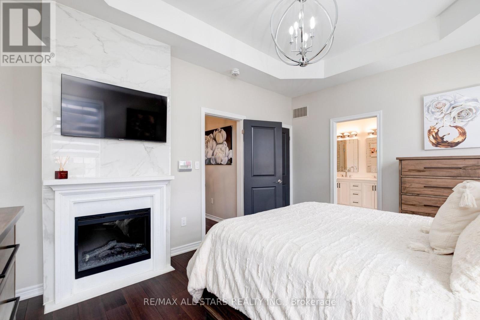 212 East'S Corners Boulevard, Vaughan, ON - Indoor Photo Showing Bedroom