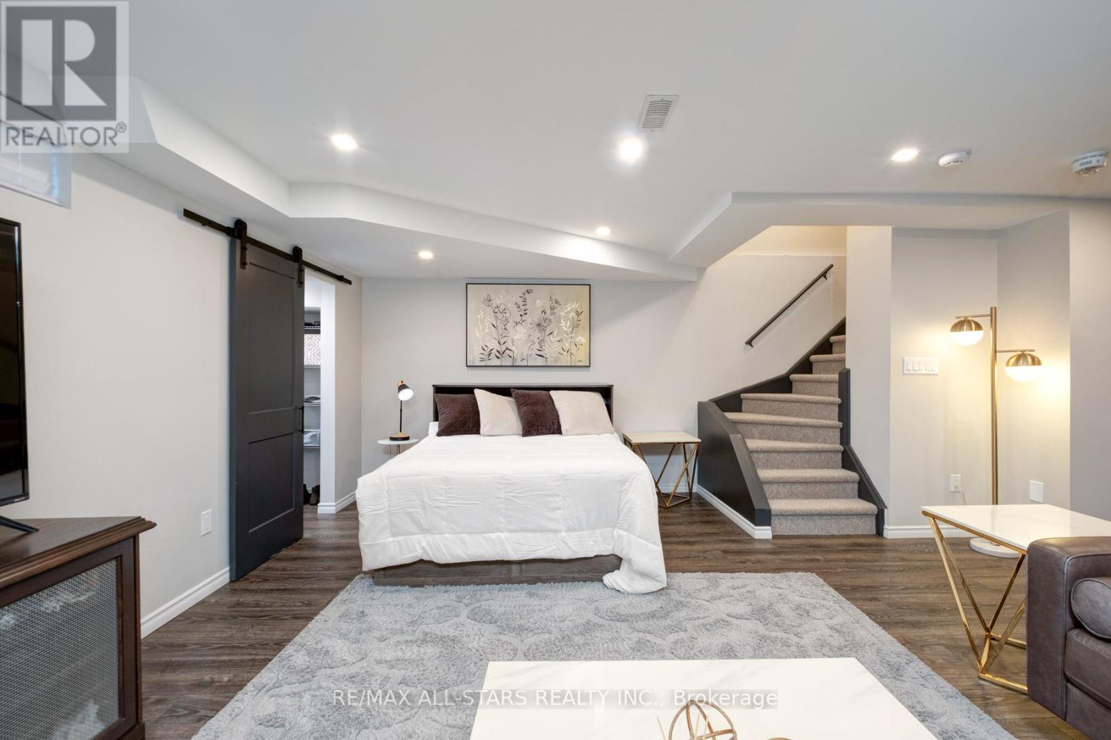 212 East'S Corners Boulevard, Vaughan, ON - Indoor Photo Showing Bedroom