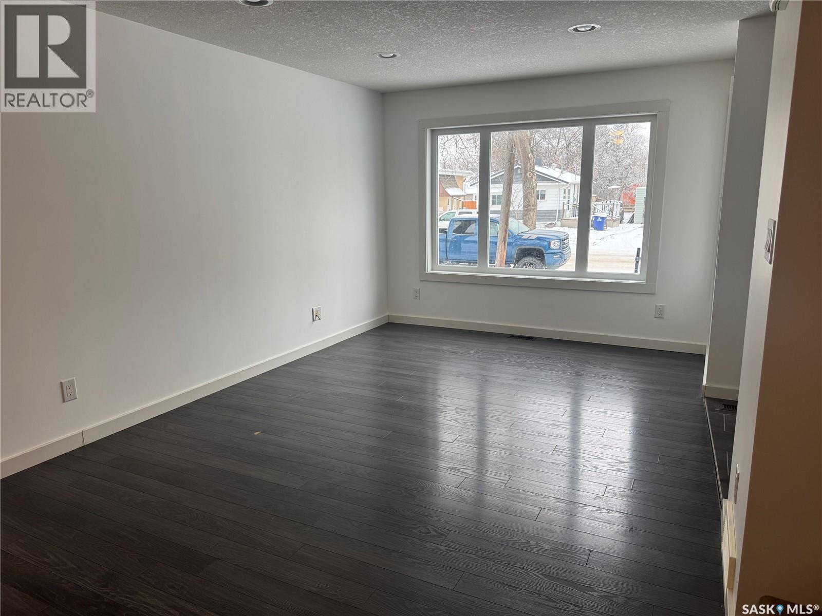 527 Alexandra Street, Weyburn, SK - Indoor Photo Showing Other Room