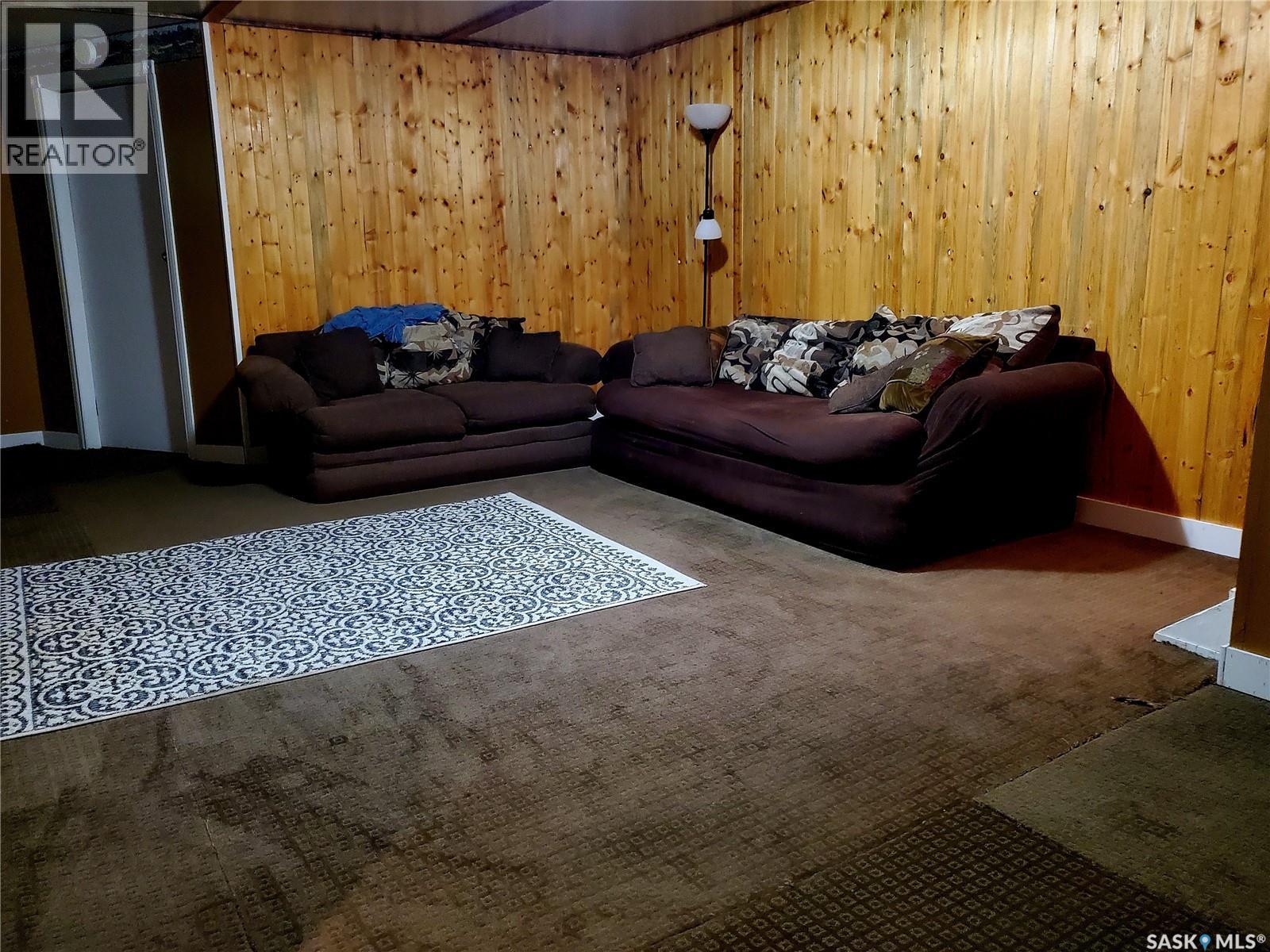 102 Railway Avenue E, Waldeck, SK - Indoor