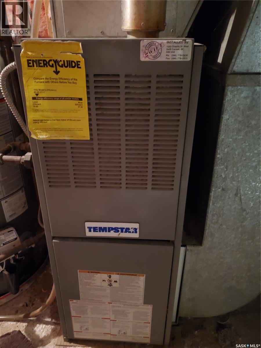 102 Railway Avenue E, Waldeck, SK - Indoor Photo Showing Basement