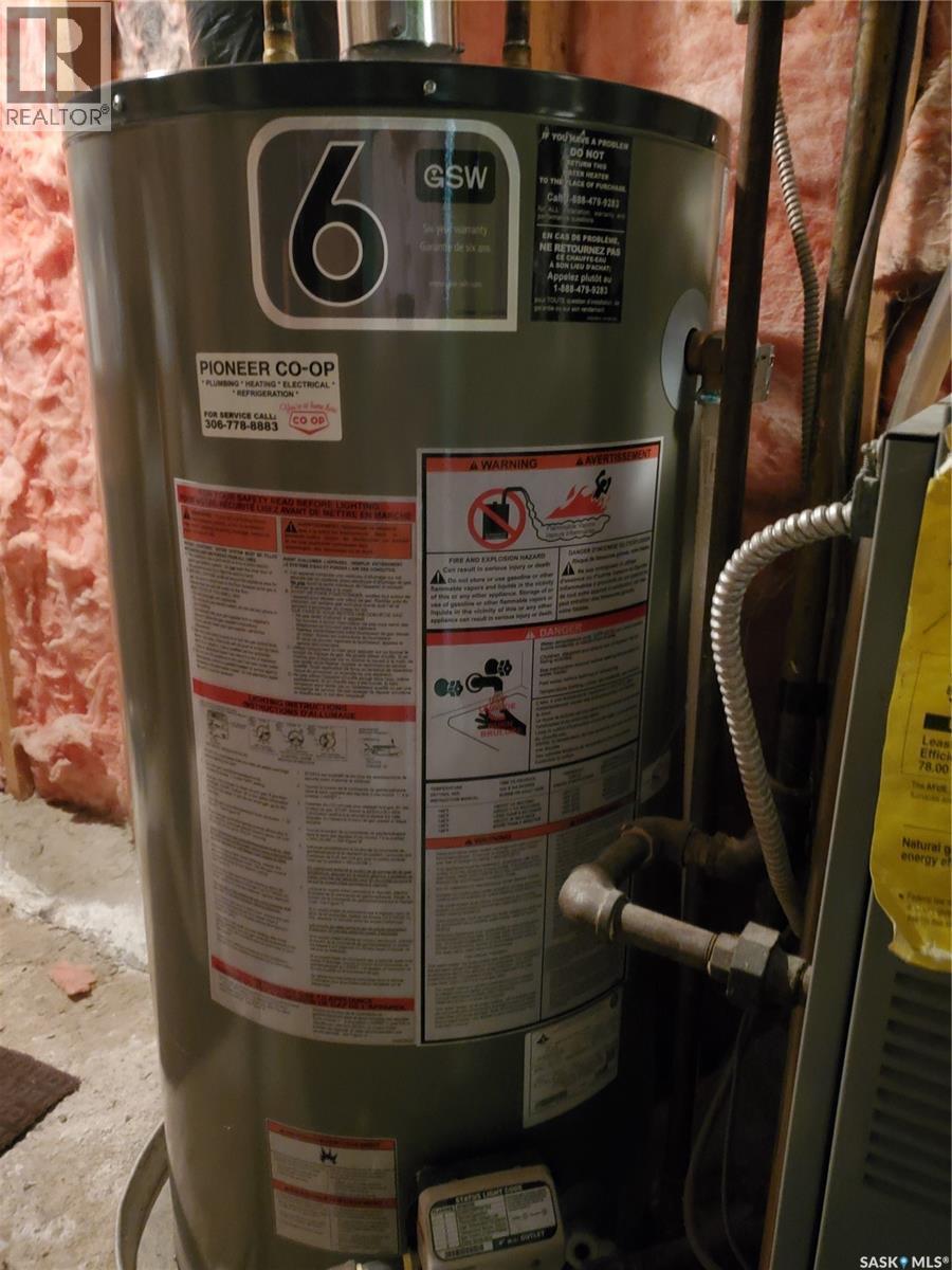 102 Railway Avenue E, Waldeck, SK - Indoor Photo Showing Basement