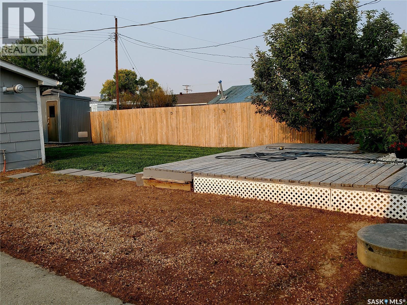 102 Railway Avenue E, Waldeck, SK - Outdoor