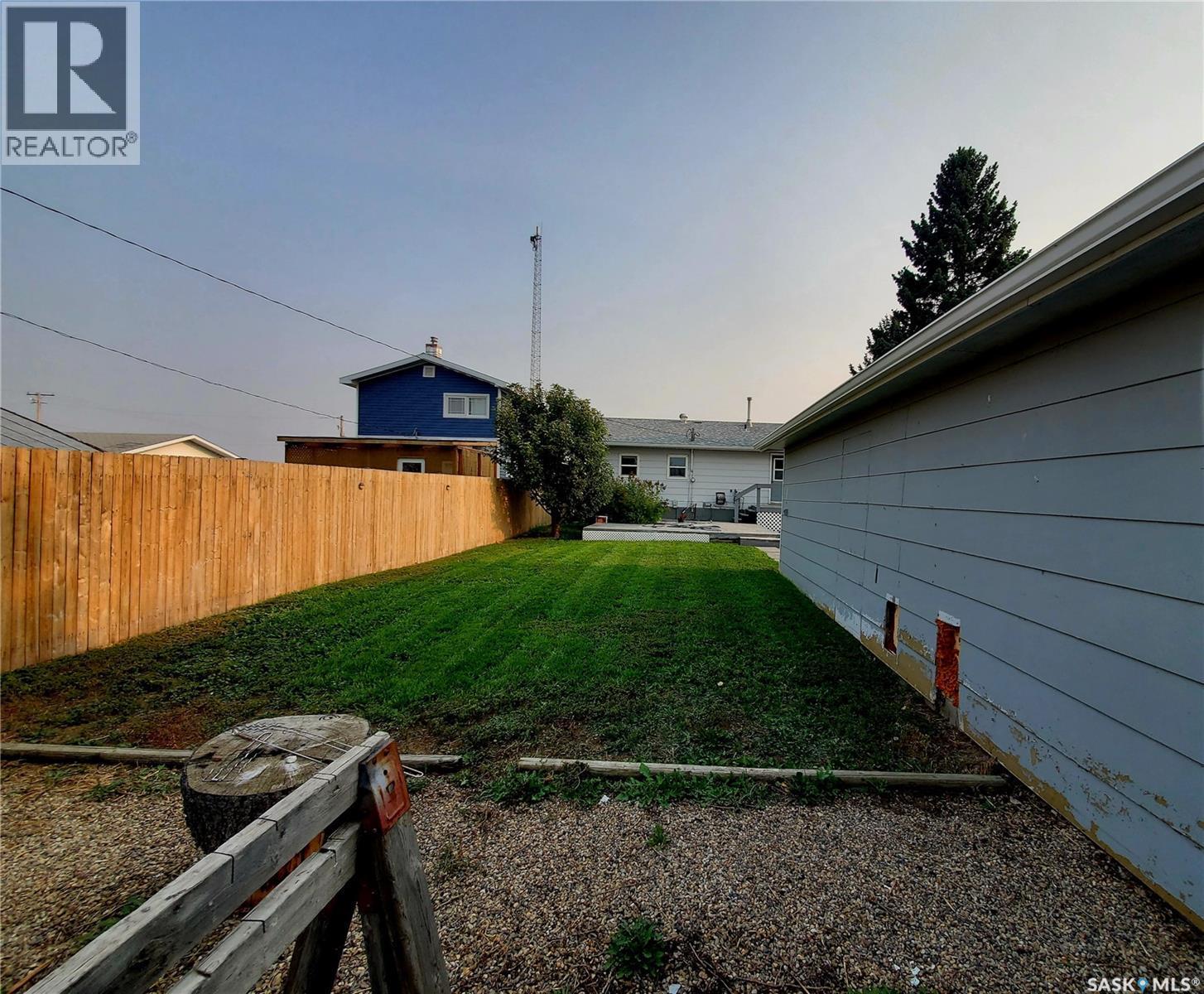 102 Railway Avenue E, Waldeck, SK - Outdoor