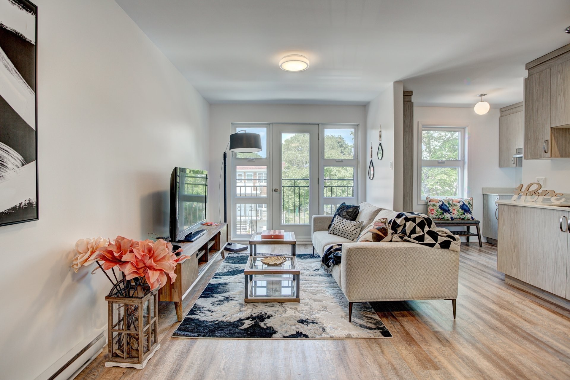 Living Room - 3950 Rue Lacordaire, Montréal (Mercier/Hochelaga-Maisonneuve), QC - Indoor Photo Showing Living Room