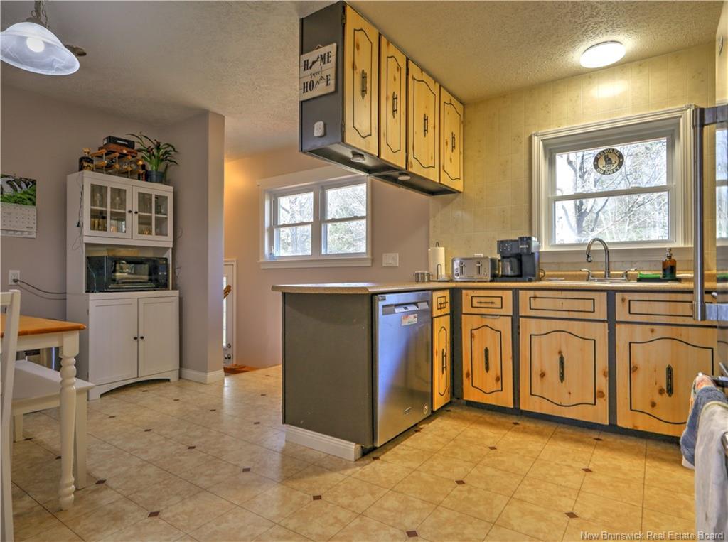 126 Christopher Dr, Burton, NB