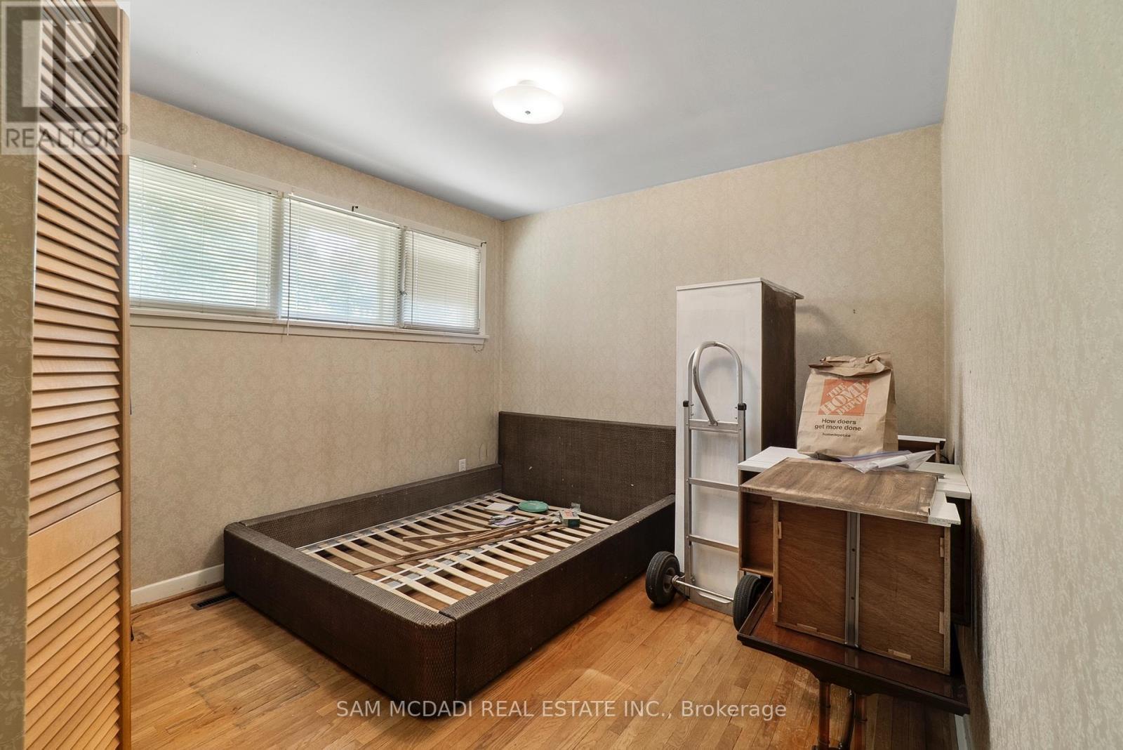 1491 Woodeden Drive, Mississauga, ON - Indoor Photo Showing Bedroom