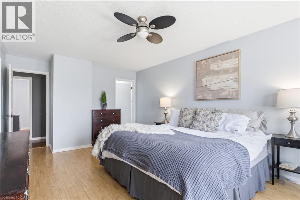 2223 Headon Road, Burlington, ON - Indoor Photo Showing Bedroom