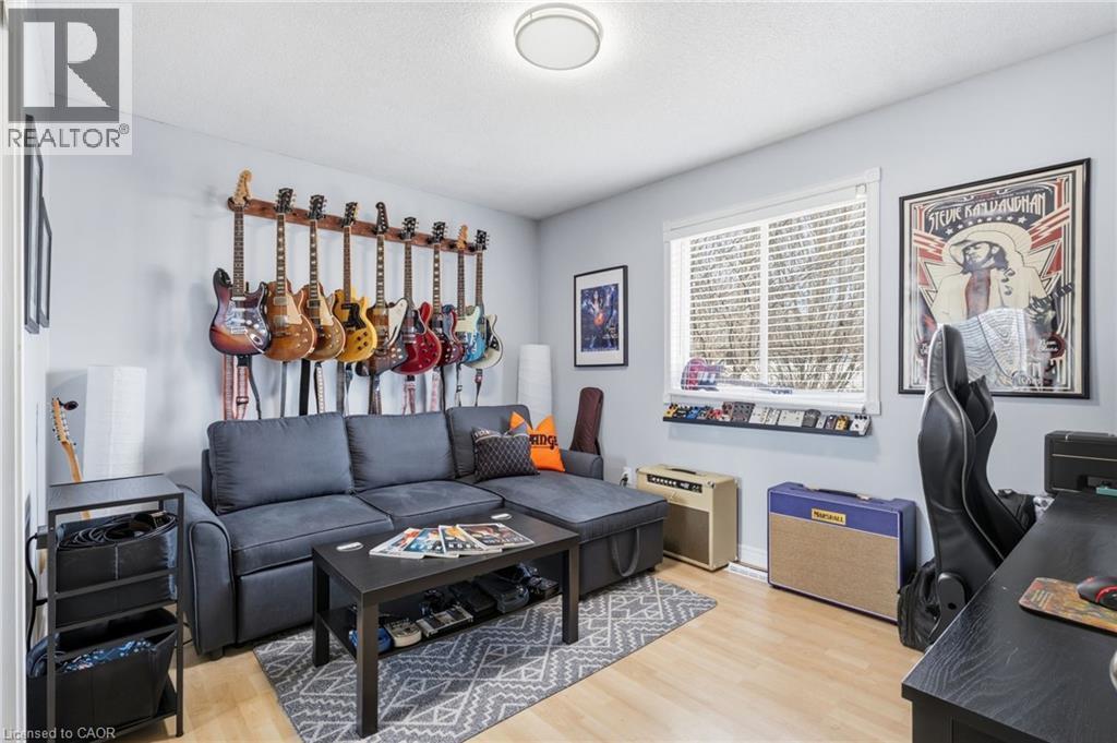 2223 Headon Road, Burlington, ON - Indoor Photo Showing Living Room