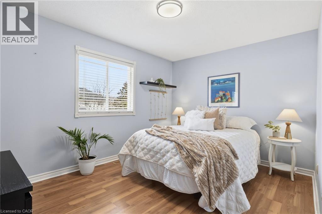 2223 Headon Road, Burlington, ON - Indoor Photo Showing Bedroom