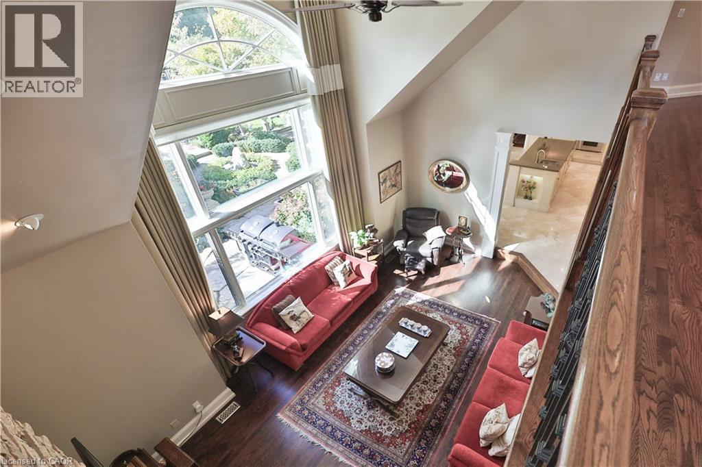 342 Pomona Avenue, Burlington, ON - Indoor Photo Showing Other Room