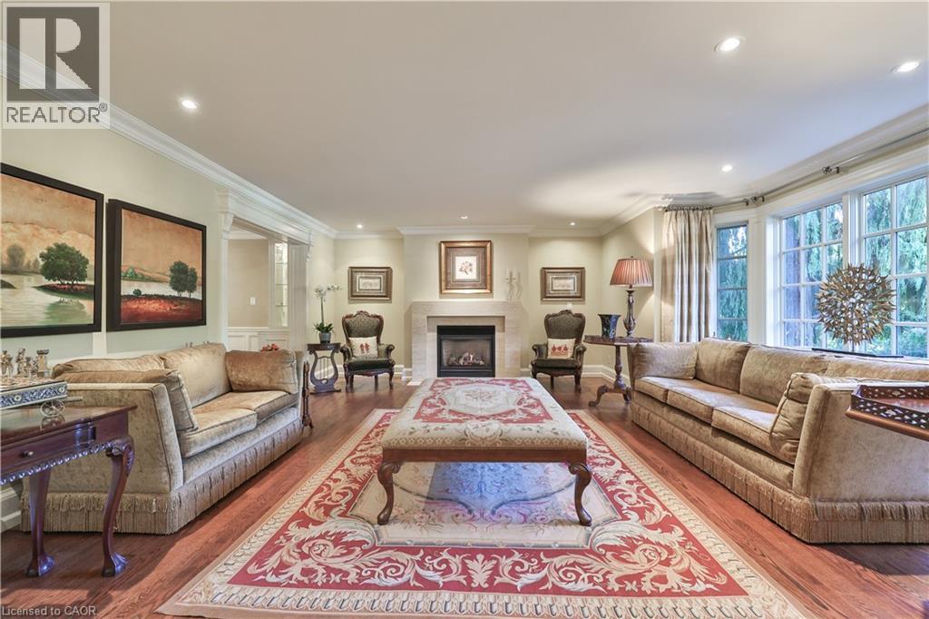 342 Pomona Avenue, Burlington, ON - Indoor Photo Showing Living Room With Fireplace